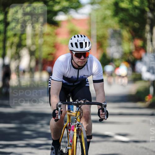09.08.2026 - GEWOBA Citytriathlon Bremen Michael Burmester http://msf.ph/oto/9946080 09.08.2026 10:49:51 Radfahren 317, 410 meine-sportfotos.de