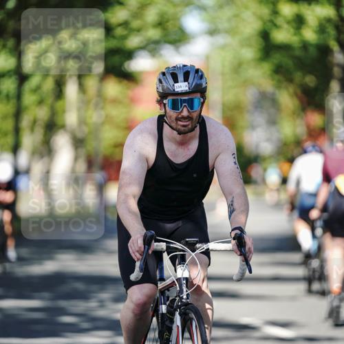 09.08.2026 - GEWOBA Citytriathlon Bremen Michael Burmester http://msf.ph/oto/9946083 09.08.2026 10:49:56 Radfahren 317, 334, 410, 458, 489 meine-sportfotos.de