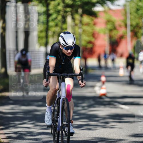 09.08.2026 - GEWOBA Citytriathlon Bremen Michael Burmester http://msf.ph/oto/9946089 09.08.2026 10:50:03 Radfahren 189, 334, 410, 458, 489 meine-sportfotos.de