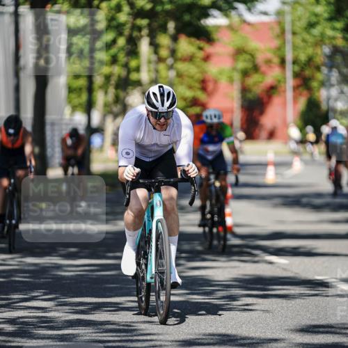 09.08.2026 - GEWOBA Citytriathlon Bremen Michael Burmester http://msf.ph/oto/9946099 09.08.2026 10:50:11 Radfahren 27, 39, 129, 189, 215, 288, 334, 385, 410, 419, 458, 489 meine-sportfotos.de
