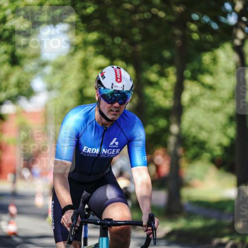 09.08.2026 - GEWOBA Citytriathlon Bremen Michael Burmester http://msf.ph/oto/9946109 09.08.2026 10:50:18 Radfahren 27, 39, 63, 129, 189, 215, 288, 385, 419, 457 meine-sportfotos.de