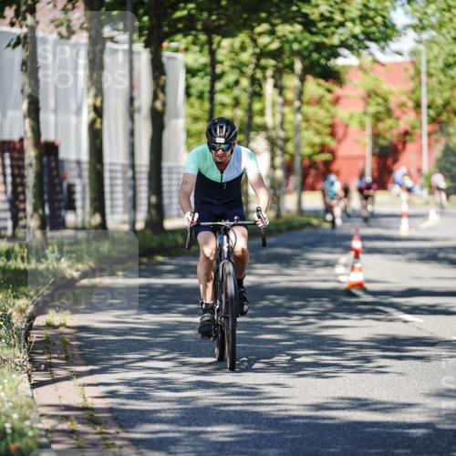 09.08.2026 - GEWOBA Citytriathlon Bremen Michael Burmester http://msf.ph/oto/9946116 09.08.2026 10:50:29 Radfahren 63, 350, 385, 450, 457 meine-sportfotos.de