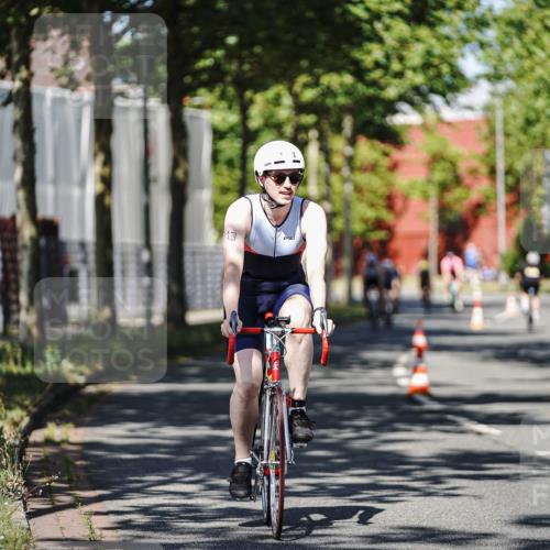 09.08.2026 - GEWOBA Citytriathlon Bremen Michael Burmester http://msf.ph/oto/9946141 09.08.2026 10:50:50 Radfahren 1, 7, 83, 137, 167, 313, 330, 337, 370, 452, 470, 481, 482, 486, 526, 532 meine-sportfotos.de