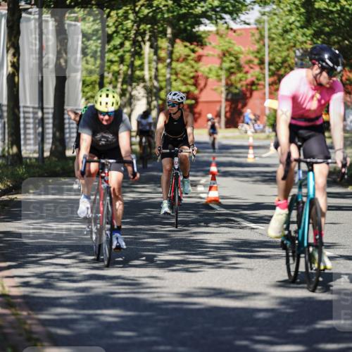 09.08.2026 - GEWOBA Citytriathlon Bremen Michael Burmester http://msf.ph/oto/9946153 09.08.2026 10:50:59 Radfahren 137, 167, 173, 313, 330, 344, 370, 452, 453, 493, 503 meine-sportfotos.de