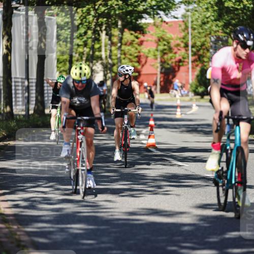 09.08.2026 - GEWOBA Citytriathlon Bremen Michael Burmester http://msf.ph/oto/9946154 09.08.2026 10:50:59 Radfahren 137, 167, 173, 313, 330, 344, 370, 452, 453, 493, 503 meine-sportfotos.de