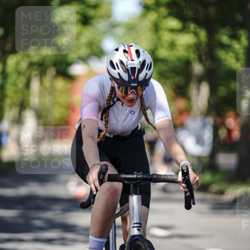 09.08.2026 - GEWOBA Citytriathlon Bremen Michael Burmester http://msf.ph/oto/9946217 09.08.2026 10:52:22 Radfahren 15, 43, 374, 443, 483 meine-sportfotos.de