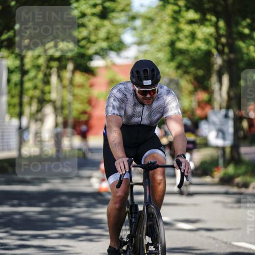 09.08.2026 - GEWOBA Citytriathlon Bremen Michael Burmester http://msf.ph/oto/9946233 09.08.2026 10:52:49 Radfahren 181, 241, 305, 445, 521 meine-sportfotos.de