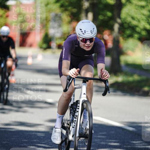 09.08.2026 - GEWOBA Citytriathlon Bremen Michael Burmester http://msf.ph/oto/9946279 09.08.2026 10:53:33 Radfahren 3, 19, 21, 107, 139, 151, 179, 423, 433, 439, 461, 477, 495 meine-sportfotos.de