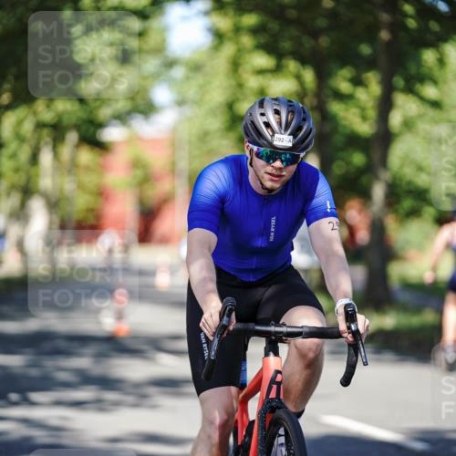 09.08.2026 - GEWOBA Citytriathlon Bremen Michael Burmester http://msf.ph/oto/9946294 09.08.2026 10:53:50 Radfahren 153, 193, 292, 433, 492, 501 meine-sportfotos.de