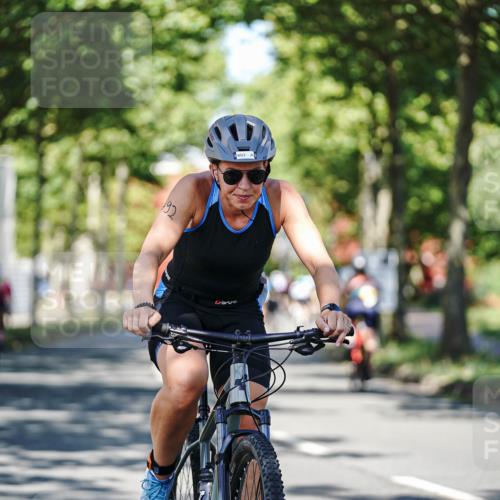 09.08.2026 - GEWOBA Citytriathlon Bremen Michael Burmester http://msf.ph/oto/9946295 09.08.2026 10:53:52 Radfahren 153, 193, 292, 367, 433, 492, 501 meine-sportfotos.de