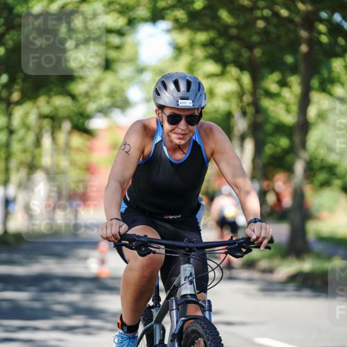 09.08.2026 - GEWOBA Citytriathlon Bremen Michael Burmester http://msf.ph/oto/9946296 09.08.2026 10:53:52 Radfahren 153, 193, 292, 367, 433, 492, 501 meine-sportfotos.de