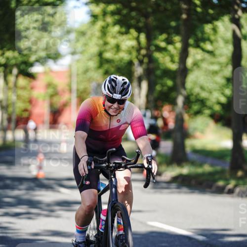 09.08.2026 - GEWOBA Citytriathlon Bremen Michael Burmester http://msf.ph/oto/9946298 09.08.2026 10:53:55 Radfahren 153, 193, 292, 367, 473, 492, 501 meine-sportfotos.de
