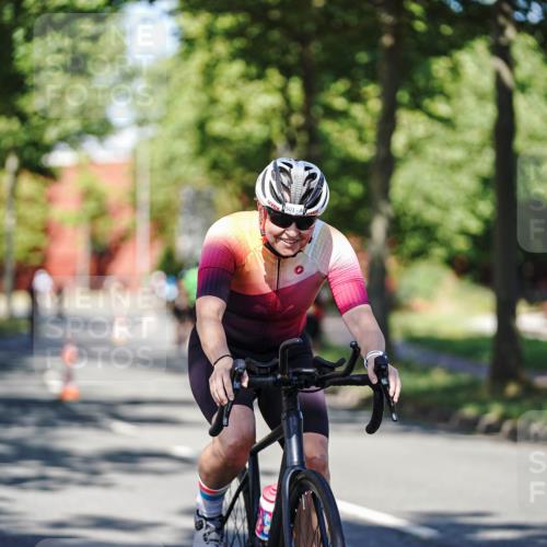 09.08.2026 - GEWOBA Citytriathlon Bremen Michael Burmester http://msf.ph/oto/9946299 09.08.2026 10:53:55 Radfahren 153, 193, 292, 367, 473, 492, 501 meine-sportfotos.de