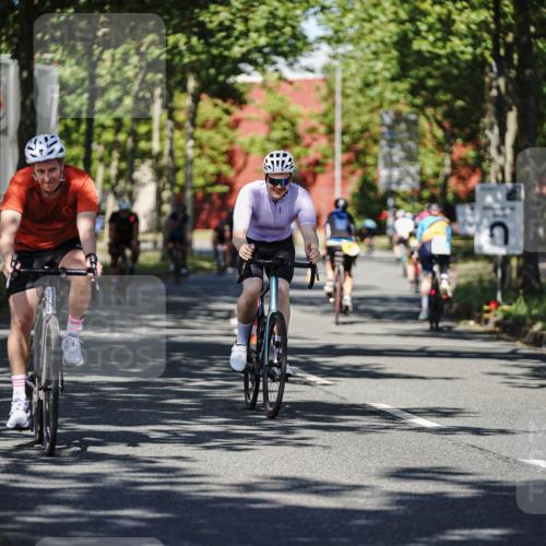 09.08.2026 - GEWOBA Citytriathlon Bremen Michael Burmester http://msf.ph/oto/9946314 09.08.2026 10:54:22 Radfahren 13, 33, 111, 223, 331, 436, 509 meine-sportfotos.de