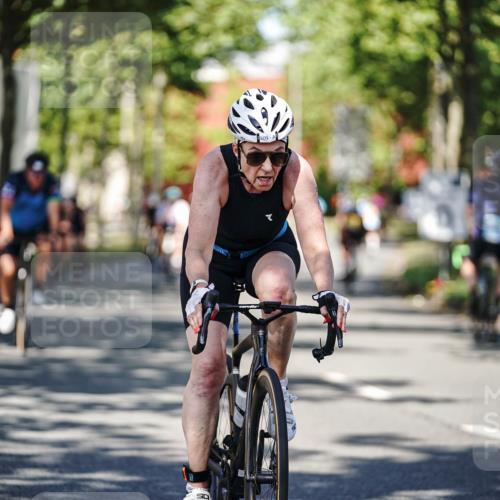09.08.2026 - GEWOBA Citytriathlon Bremen Michael Burmester http://msf.ph/oto/9946321 09.08.2026 10:54:27 Radfahren 13, 33, 87, 111, 223, 331, 436, 467, 509 meine-sportfotos.de