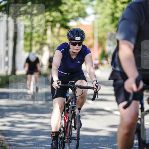 09.08.2026 - GEWOBA Citytriathlon Bremen Michael Burmester http://msf.ph/oto/9946330 09.08.2026 10:54:32 Radfahren 13, 17, 33, 87, 111, 143, 185, 195, 223, 331, 436, 467, 490, 509, 514, 531 meine-sportfotos.de