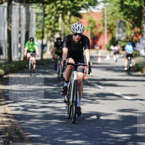 09.08.2026 - GEWOBA Citytriathlon Bremen Michael Burmester http://msf.ph/oto/9946333 09.08.2026 10:54:33 Radfahren 13, 17, 33, 87, 111, 143, 185, 195, 223, 331, 436, 467, 490, 509, 514, 531 meine-sportfotos.de