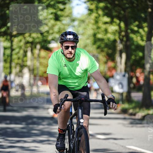 09.08.2026 - GEWOBA Citytriathlon Bremen Michael Burmester http://msf.ph/oto/9946337 09.08.2026 10:54:36 Radfahren 13, 17, 33, 87, 111, 143, 185, 195, 331, 436, 467, 490, 509, 514, 531 meine-sportfotos.de