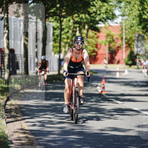 09.08.2026 - GEWOBA Citytriathlon Bremen Michael Burmester http://msf.ph/oto/9946340 09.08.2026 10:54:39 Radfahren 17, 33, 87, 111, 143, 185, 195, 331, 467, 490, 514, 531 meine-sportfotos.de