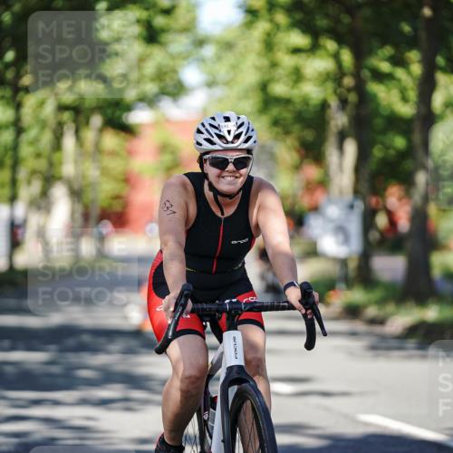 09.08.2026 - GEWOBA Citytriathlon Bremen Michael Burmester http://msf.ph/oto/9946345 09.08.2026 10:54:43 Radfahren 17, 87, 143, 185, 195, 467, 490, 514, 531 meine-sportfotos.de