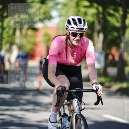 09.08.2026 - GEWOBA Citytriathlon Bremen Michael Burmester http://msf.ph/oto/9946354 09.08.2026 10:54:57 Radfahren 37, 135, 201, 207, 303, 390, 444, 476, 513, 530 meine-sportfotos.de