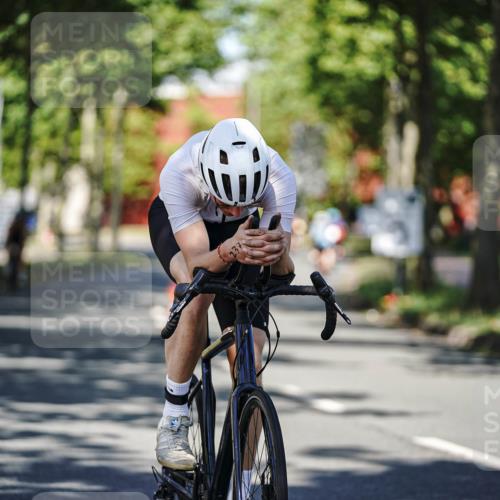 09.08.2026 - GEWOBA Citytriathlon Bremen Michael Burmester http://msf.ph/oto/9946389 09.08.2026 10:55:24 Radfahren 53, 123, 169, 187, 237, 527 meine-sportfotos.de