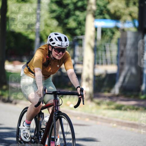 09.08.2026 - GEWOBA Citytriathlon Bremen Michael Burmester http://msf.ph/oto/9946410 09.08.2026 10:55:50 Radfahren 31, 41, 45, 93, 119, 155, 157, 211, 426, 440, 491, 494 meine-sportfotos.de