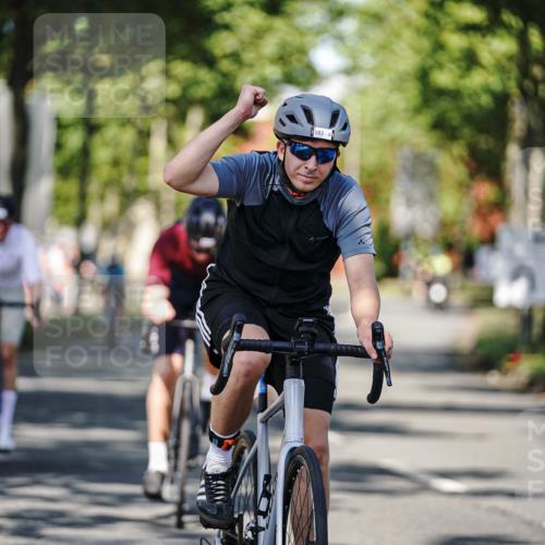 09.08.2026 - GEWOBA Citytriathlon Bremen Michael Burmester http://msf.ph/oto/9946485 09.08.2026 10:57:22 Radfahren 183, 191, 205, 243, 281, 361 meine-sportfotos.de