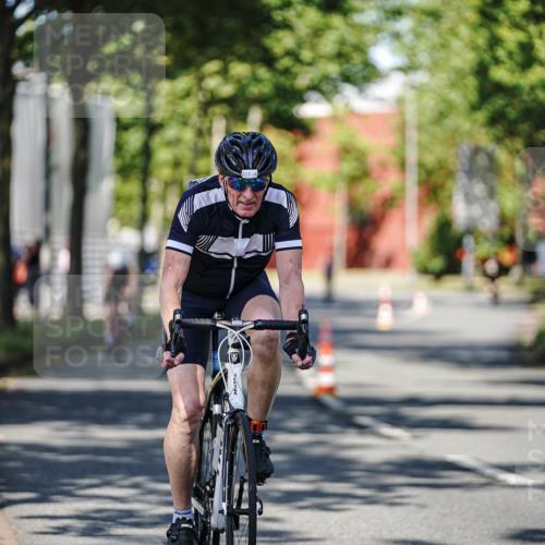 09.08.2026 - GEWOBA Citytriathlon Bremen Michael Burmester http://msf.ph/oto/9946494 09.08.2026 10:57:36 Radfahren 117, 205, 451, 462 meine-sportfotos.de
