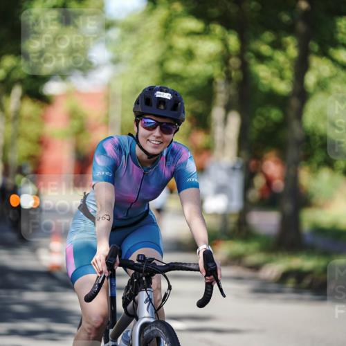 09.08.2026 - GEWOBA Citytriathlon Bremen Michael Burmester http://msf.ph/oto/9946499 09.08.2026 10:57:50 Radfahren 171, 434, 446, 462 meine-sportfotos.de