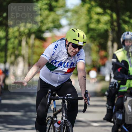 09.08.2026 - GEWOBA Citytriathlon Bremen Michael Burmester http://msf.ph/oto/9946503 09.08.2026 10:57:54 Radfahren 171, 434, 446, 462 meine-sportfotos.de