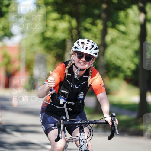 09.08.2026 - GEWOBA Citytriathlon Bremen Michael Burmester http://msf.ph/oto/9946508 09.08.2026 10:57:56 Radfahren 171, 434, 446, 462 meine-sportfotos.de