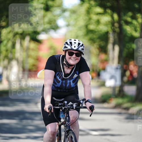 09.08.2026 - GEWOBA Citytriathlon Bremen Michael Burmester http://msf.ph/oto/9946512 09.08.2026 10:57:59 Radfahren 171, 434, 446 meine-sportfotos.de