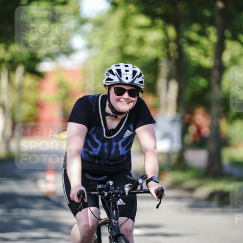 09.08.2026 - GEWOBA Citytriathlon Bremen Michael Burmester http://msf.ph/oto/9946513 09.08.2026 10:57:59 Radfahren 171, 434, 446 meine-sportfotos.de