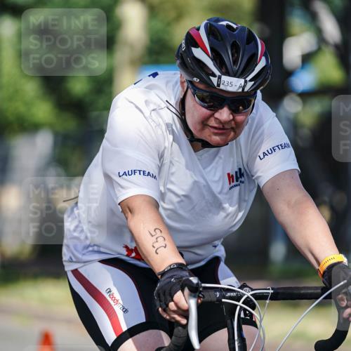 09.08.2026 - GEWOBA Citytriathlon Bremen Michael Burmester http://msf.ph/oto/9946517 09.08.2026 10:58:37 Radfahren 235 meine-sportfotos.de