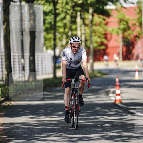 09.08.2026 - GEWOBA Citytriathlon Bremen Michael Burmester http://msf.ph/oto/9946536 09.08.2026 11:00:03 Radfahren 49 meine-sportfotos.de