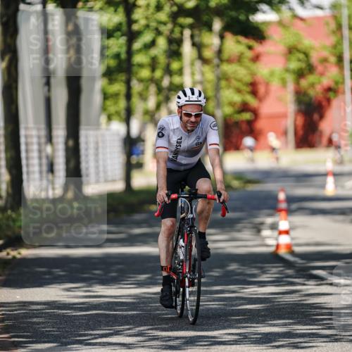 09.08.2026 - GEWOBA Citytriathlon Bremen Michael Burmester http://msf.ph/oto/9946537 09.08.2026 11:00:03 Radfahren 49 meine-sportfotos.de