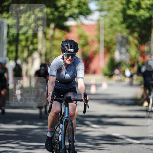 09.08.2026 - GEWOBA Citytriathlon Bremen Michael Burmester http://msf.ph/oto/9946543 09.08.2026 11:00:35 Radfahren 73, 91, 127, 161, 165, 415, 424, 425 meine-sportfotos.de