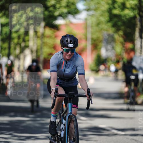 09.08.2026 - GEWOBA Citytriathlon Bremen Michael Burmester http://msf.ph/oto/9946544 09.08.2026 11:00:35 Radfahren 73, 91, 127, 161, 165, 415, 424, 425 meine-sportfotos.de