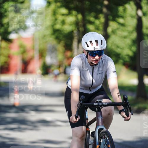 09.08.2026 - GEWOBA Citytriathlon Bremen Michael Burmester http://msf.ph/oto/9946579 09.08.2026 11:01:13 Radfahren 77, 78, 197, 203, 420, 422 meine-sportfotos.de