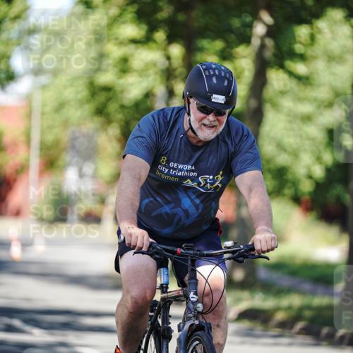 09.08.2026 - GEWOBA Citytriathlon Bremen Michael Burmester http://msf.ph/oto/9946623 09.08.2026 11:10:15 Radfahren 411 meine-sportfotos.de