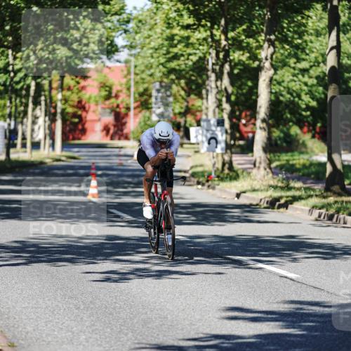 09.08.2026 - GEWOBA Citytriathlon Bremen Michael Burmester http://msf.ph/oto/9946642 09.08.2026 11:59:23 Radfahren 684 meine-sportfotos.de