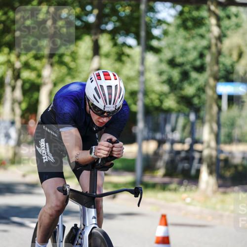 09.08.2026 - GEWOBA Citytriathlon Bremen Michael Burmester http://msf.ph/oto/9946647 09.08.2026 12:01:50 Radfahren 580 meine-sportfotos.de