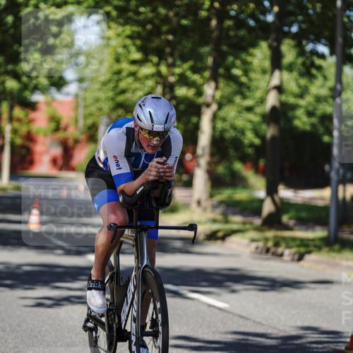 09.08.2026 - GEWOBA Citytriathlon Bremen Michael Burmester http://msf.ph/oto/9946664 09.08.2026 12:03:19 Radfahren 657 meine-sportfotos.de