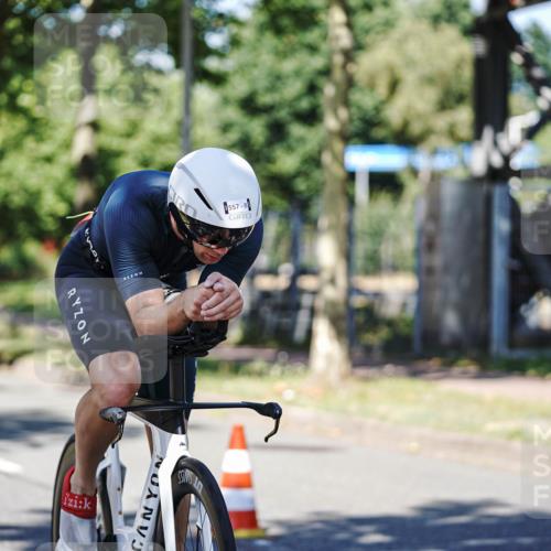 09.08.2026 - GEWOBA Citytriathlon Bremen Michael Burmester http://msf.ph/oto/9946668 09.08.2026 12:03:41 Radfahren 557 meine-sportfotos.de