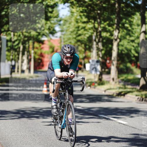 09.08.2026 - GEWOBA Citytriathlon Bremen Michael Burmester http://msf.ph/oto/9946671 09.08.2026 12:04:11 Radfahren 595, 678 meine-sportfotos.de