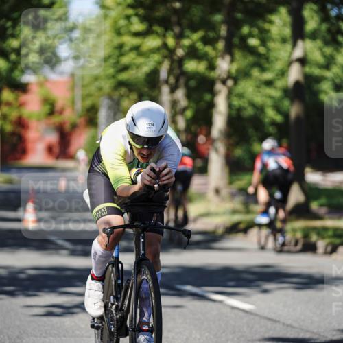09.08.2026 - GEWOBA Citytriathlon Bremen Michael Burmester http://msf.ph/oto/9946680 09.08.2026 12:04:54 Radfahren 667, 668 meine-sportfotos.de