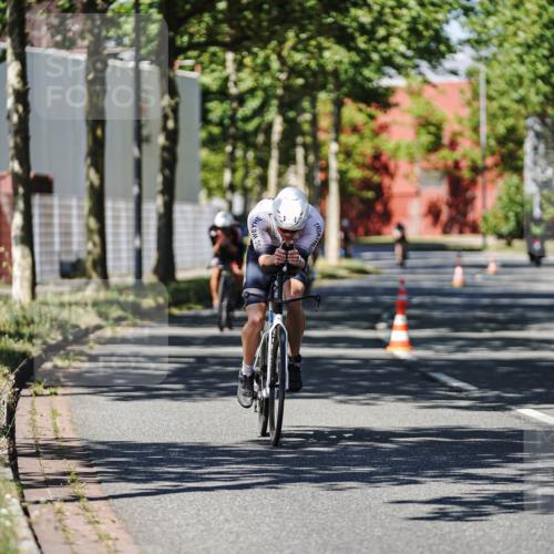 09.08.2026 - GEWOBA Citytriathlon Bremen Michael Burmester http://msf.ph/oto/9946682 09.08.2026 12:05:24 Radfahren 560, 757, 1110 meine-sportfotos.de