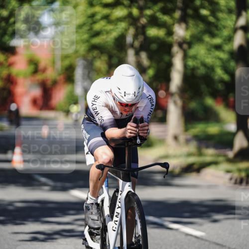 09.08.2026 - GEWOBA Citytriathlon Bremen Michael Burmester http://msf.ph/oto/9946683 09.08.2026 12:05:24 Radfahren 560, 757, 1110 meine-sportfotos.de