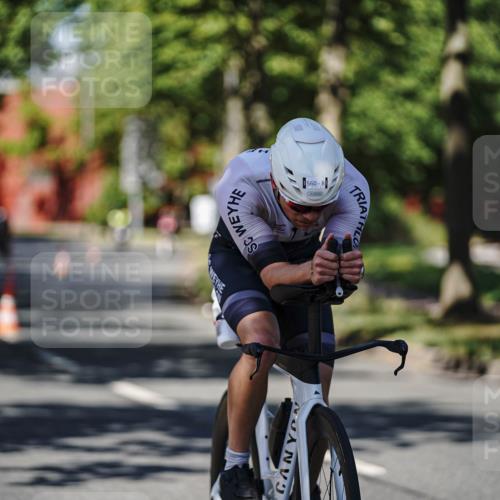 09.08.2026 - GEWOBA Citytriathlon Bremen Michael Burmester http://msf.ph/oto/9946684 09.08.2026 12:05:25 Radfahren 560, 757, 1110 meine-sportfotos.de
